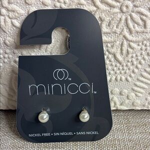 Minicci Classic White Pearl Earrings